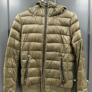 DKNY Women’s Puffer Jacket (Olive Green)